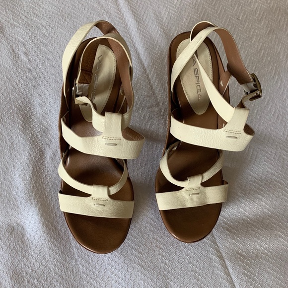Via Spiga Cream Leather Platform Heels - Picture 2 of 8